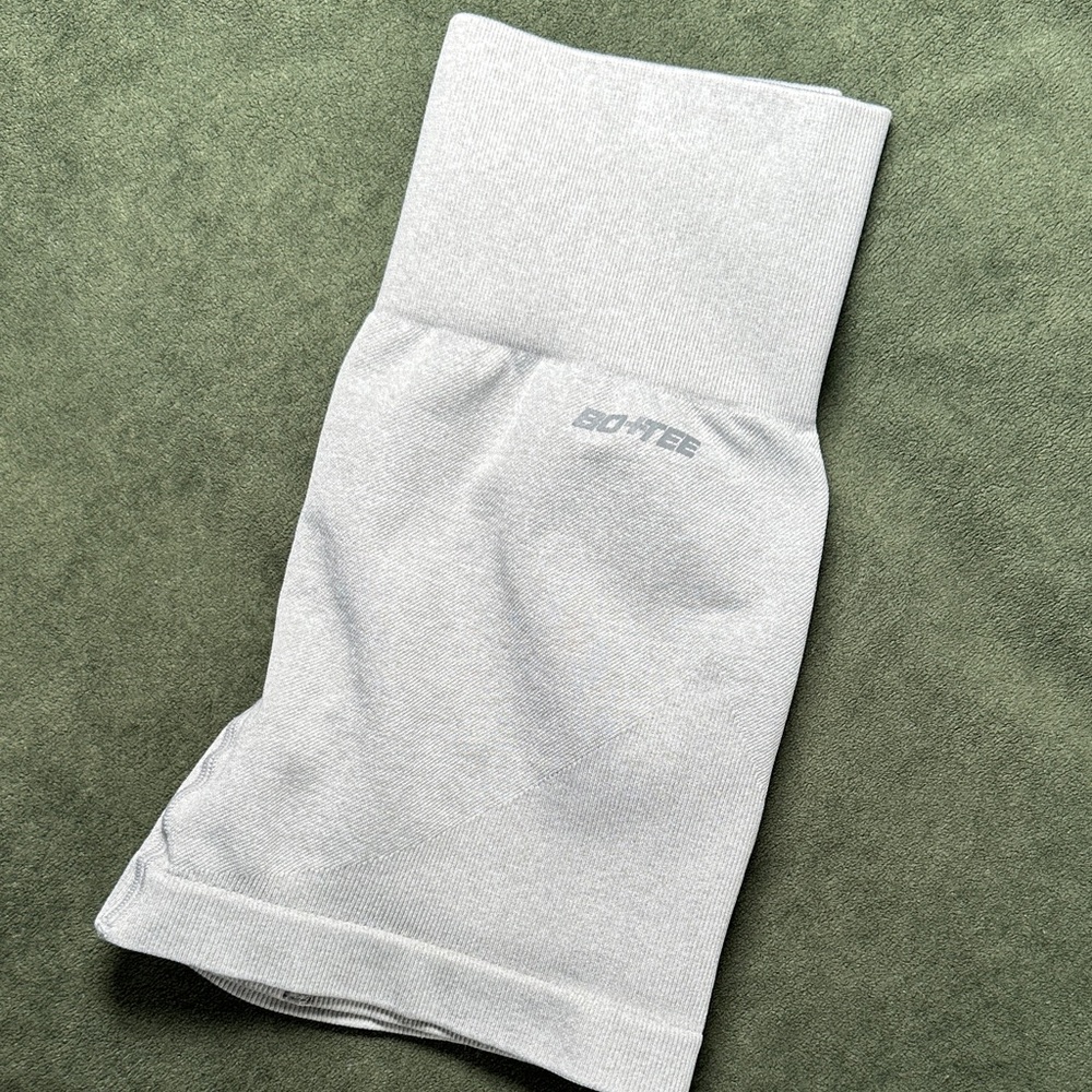BO+TEE Light Gray Seamless Waistband Short